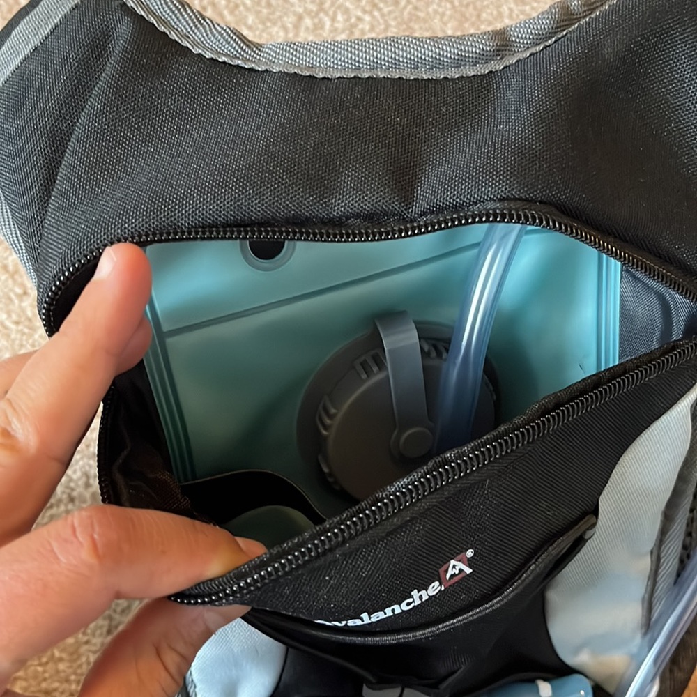Avalanche Explorer Hydration Bag - image 3